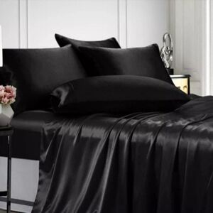 KARL LAGERFELD Queen 4 Piece Satin Sheet Set Black
